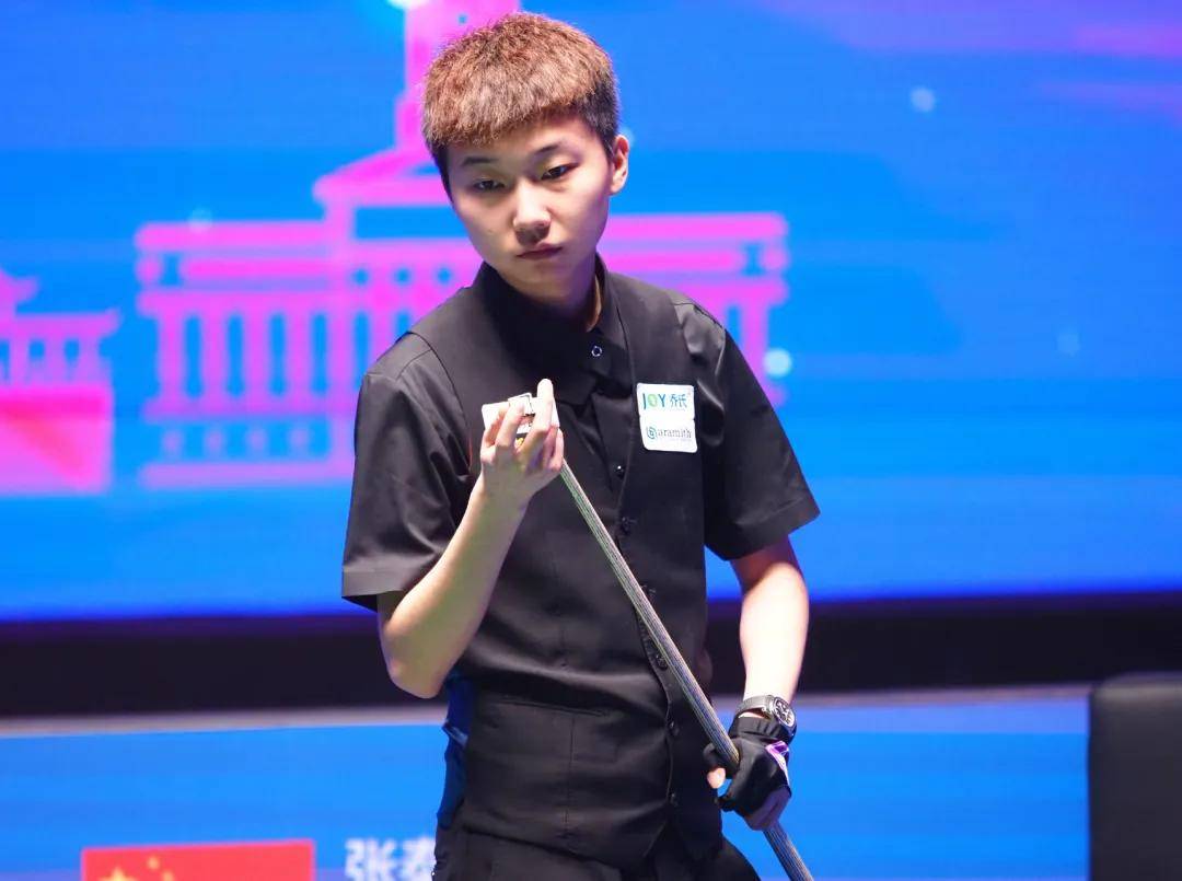 阿迪达斯 阿迪达斯